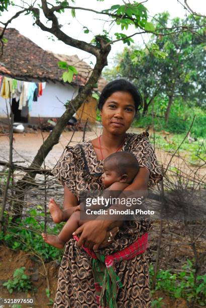 ho tribes mother and child, chakradharpur, jharkhand, india - chakradharpur stock pictures, royalty-free photos & images