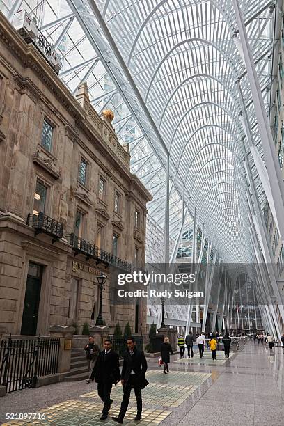 Bce Building Bce Tower Photos and Premium High Res Pictures - Getty Images