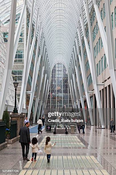 Bce Building Bce Tower Photos and Premium High Res Pictures - Getty Images