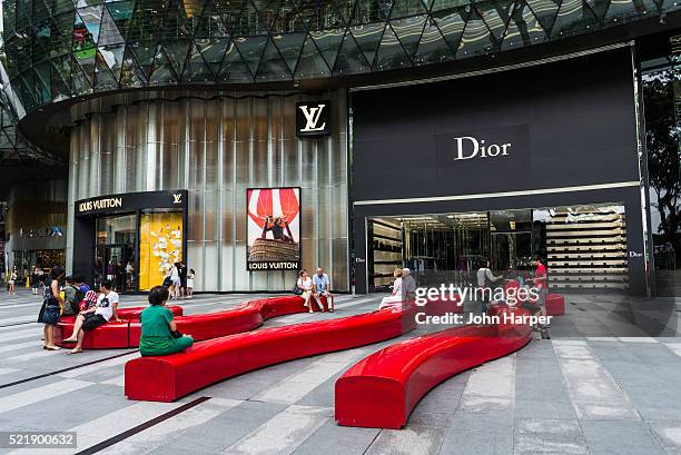 Louis vuitton store singapore hi-res stock photography and images - Alamy