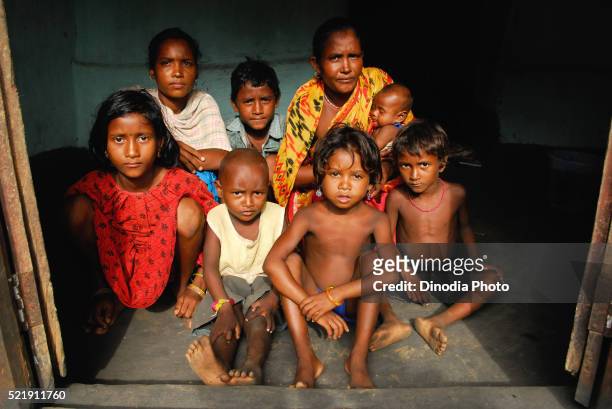 ho tribes mother with children, chakradharpur, jharkhand, india - chakradharpur stock pictures, royalty-free photos & images