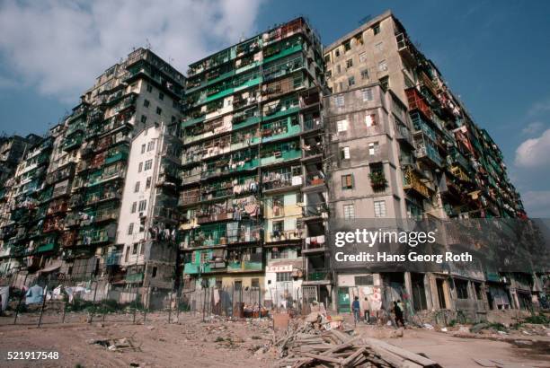 apartment building, kowloon - kowloon walled city stock pictures, royalty-free photos & images