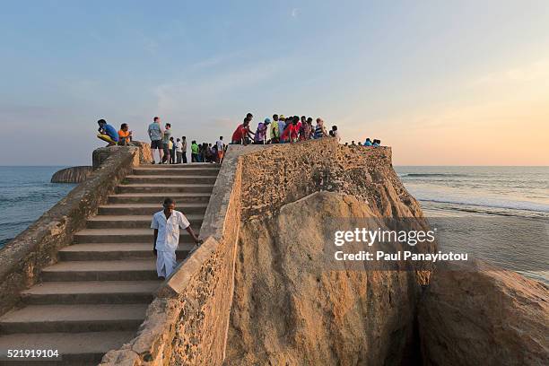 flag rock at sunset, galle, sri lanka - galle fort stock pictures, royalty-free photos & images