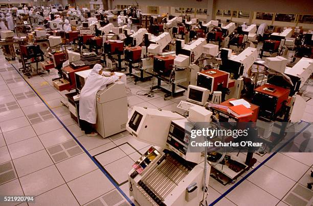 178 O Assembly Line Stock Photos, High-Res Pictures, and Images - Getty ...