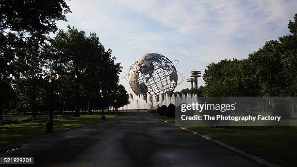 new york world's fair unisphere - weltausstellung stock-fotos und bilder