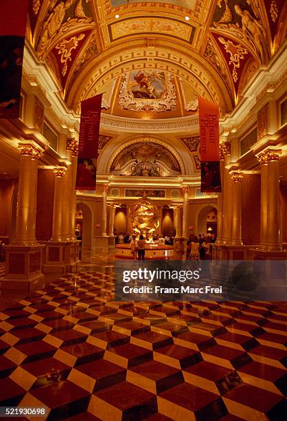 lobby of the venetian hotel and resort - the venetian macao stock pictures, royalty-free photos & images