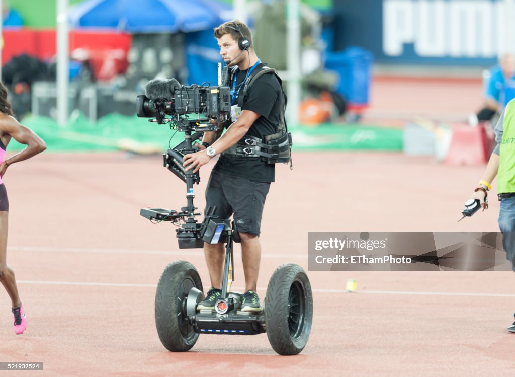 Stabilizer Operator Camera Operator With Steadicam Camera Stabilizing Systems High-Res ...