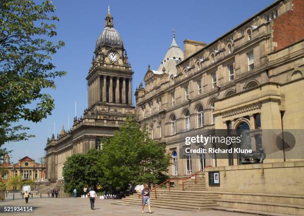 leeds town hall and art gallery - leeds stockfoto's en -beelden