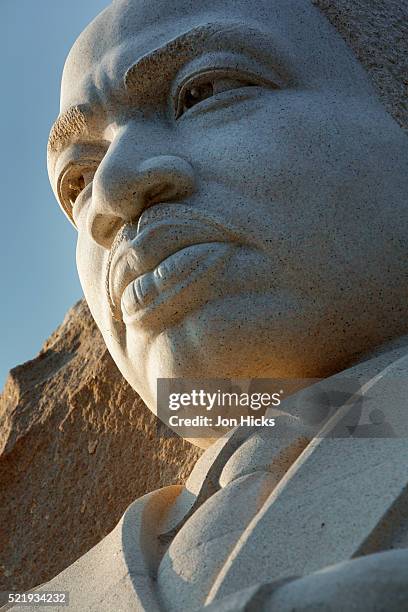 the martin luther king jr memorial, washington, dc. - martin luther king jr memorial washington dc stock pictures, royalty-free photos & images