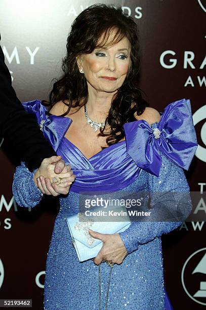 Country singer Loretta Lynn arrive to the 47th Annual Grammy Awards at the Staples Center on February 13, 2005 in Los Angeles, California.