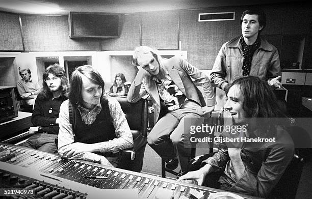 Roxy Music in the control room of a London recording studio in 1972 listening to a playback. Andy MacKay is far left, Rik Kenton is sitting far left...