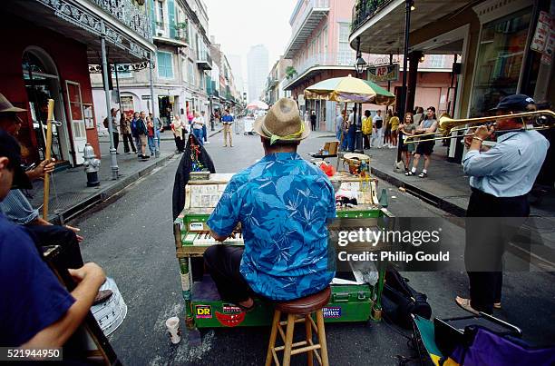 street musicians perform in new orleans - bassist woman stock pictures, royalty-free photos & images