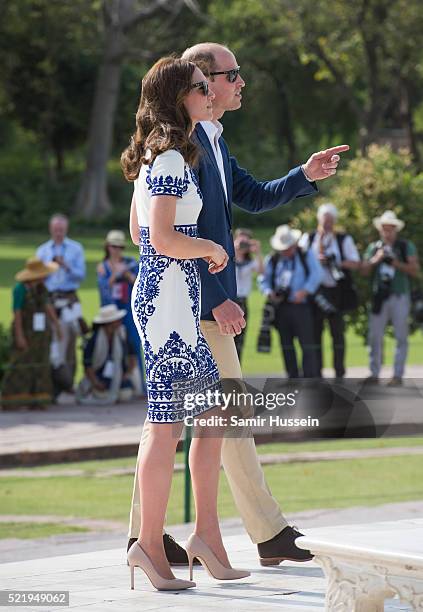 Prince William, Duke of Cambridge and Catherine, Duchess of Cambridge visit the Taj Mahal on April 16, 2016 in Agra, India.