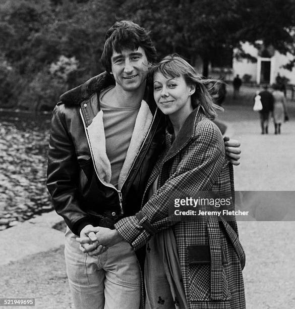 English actress Jenny Agutter and American actor Sam Waterson, circa 1980. The two co-star in the 1980 film 'Sweet William'.