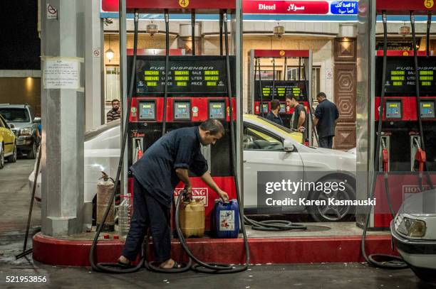 gas station at gaza - daily life in gaza stock pictures, royalty-free photos & images