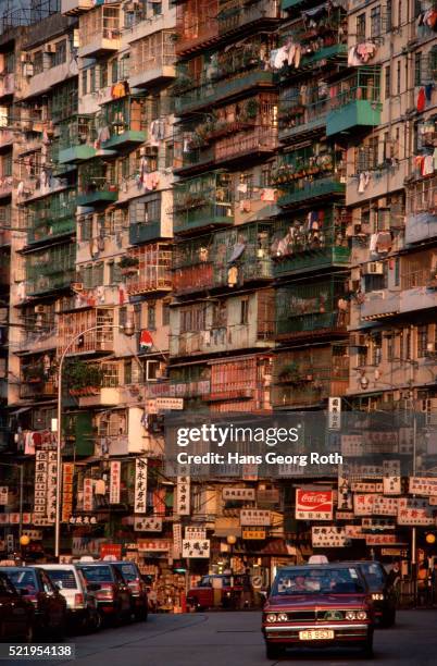 apartment building, kowloon - kowloon stock-fotos und bilder