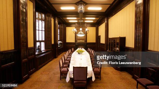 conference room at the grand hotel amrath - long table stock pictures, royalty-free photos & images