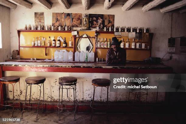 5,557 Bar 2000 Stock Photos and High-Res Images - Getty Images