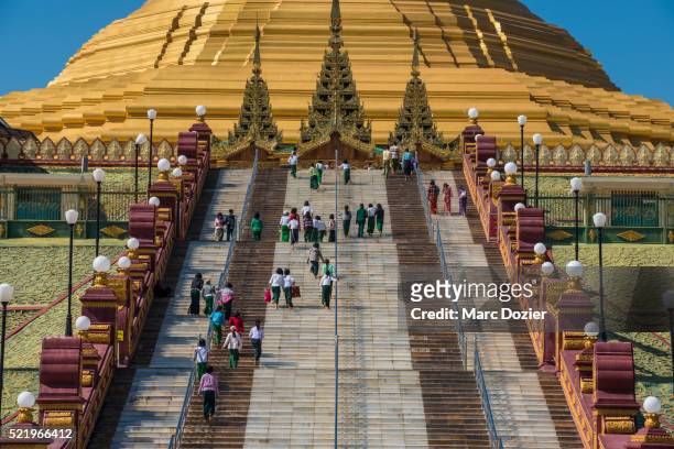 ouparta thandi zedi pagoda - naypyidaw 個照片及圖片檔