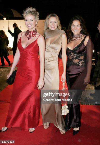 Tv presenter Carola Ferstl, model Yvonne Hoelzel and designer Anna von Griesheim arrive at the "Cinema For Peace" Awards on February 14 2005 in...