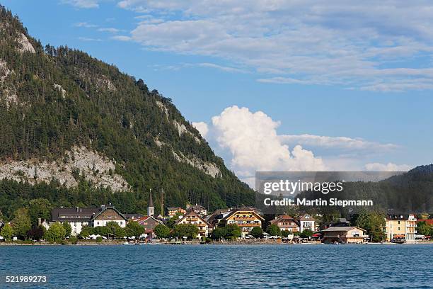 view of fuschl am see, fuschlsee lake, salzkammergut, salzburg state, salzburg state, austria - fuschlsee stockfoto's en -beelden