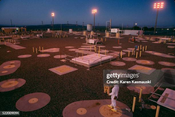 high level nuclear waste site at hanford washington - hanford stock pictures, royalty-free photos & images
