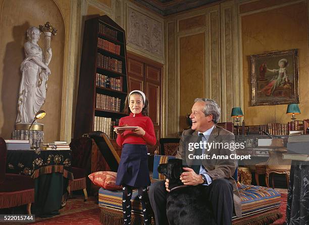 banker david de rothschild and daughter at home - french david de rothschild stockfoto's en -beelden