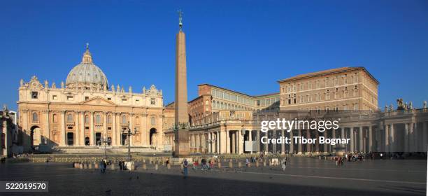 vatican, st peter's basilica, vatican palace, st peter's square, - apostolic palace stockfoto's en -beelden