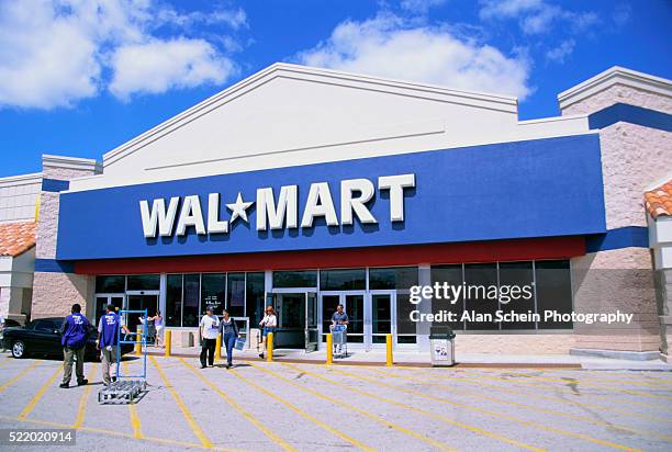 entrance to wal-mart store - wal mart stockfoto's en -beelden