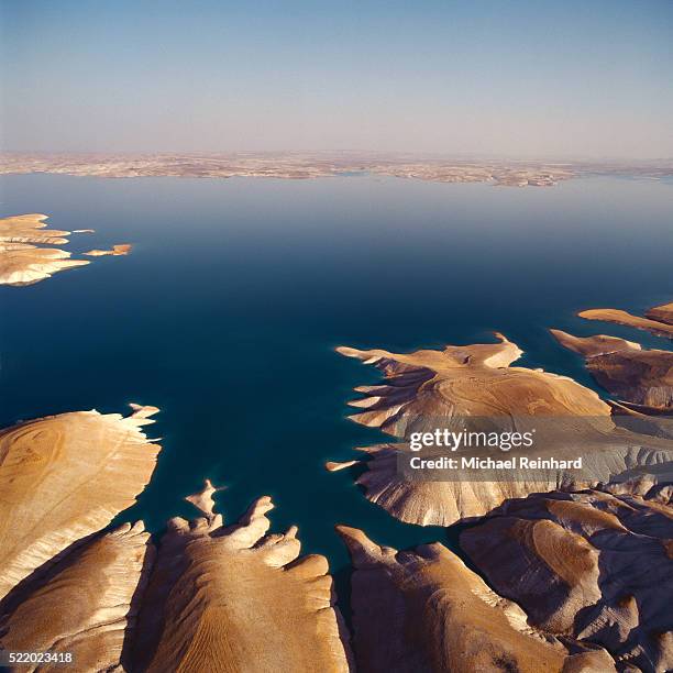 ataturk dam turkey - euphrates river stock-fotos und bilder