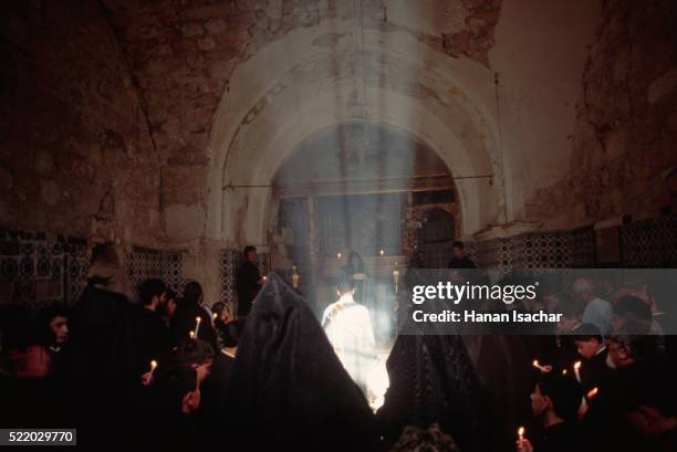 holy thursday ceremony - maundy thursday stock pictures, royalty-free photos & images