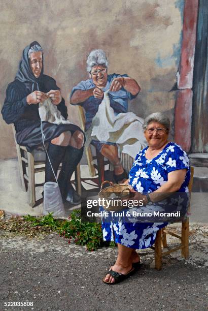 mural painting at tinnura in sardinia, italy - sardinien stock-fotos und bilder