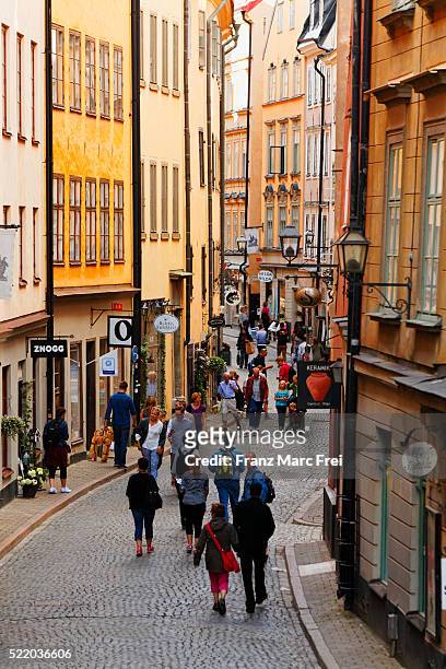 osterlanggatan, gamla stan, stockholm, sweden - stockholm old town fotografías e imágenes de stock