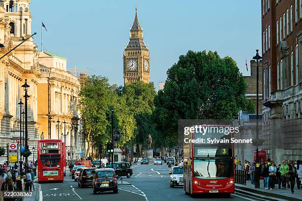 big ben and whitehall from trafalgar square - trafalgar square fotografías e imágenes de stock