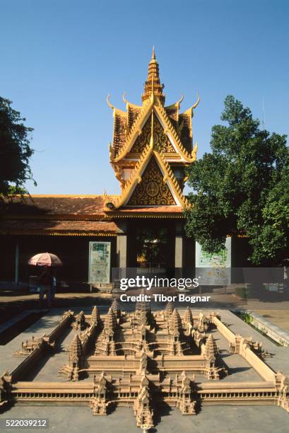 phnom penh, silver pagoda - tibor bognar cambodia bildbanksfoton och bilder