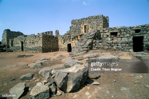 jordan, qasr al-azraq desert castle, - qasr al azraq stock pictures, royalty-free photos & images