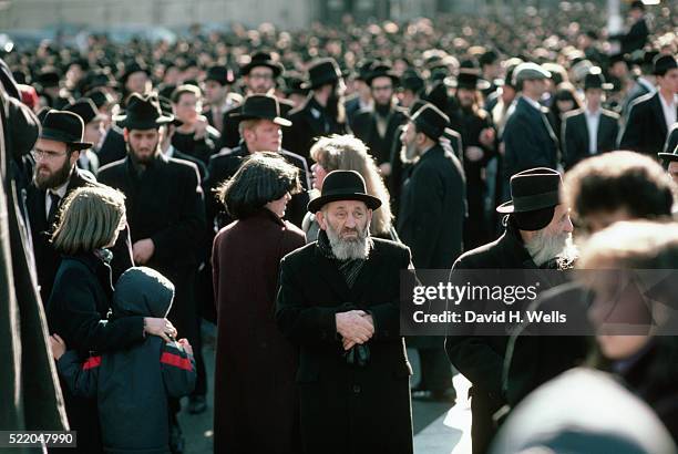 crowd of orthodox jews in new york city - jew stock pictures, royalty-free photos & images