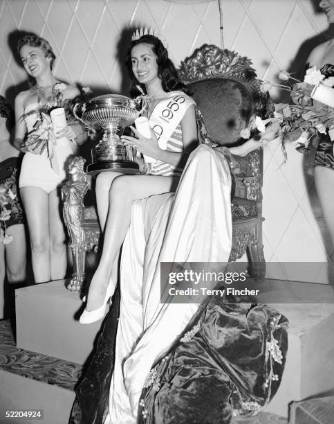 Carmen Susana Duijm Zubillaga of Venezuela after being crowned Miss World 1955 at the Lyceum Ballroom, London, 21st October 1955. First runner-up...