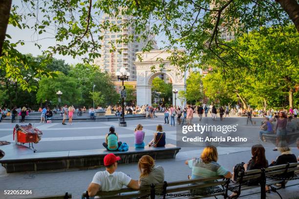 washington square park - washington square park stockfoto's en -beelden