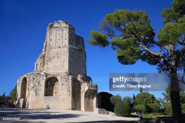 tour magne in nimes - nimes imagens e fotografias de stock