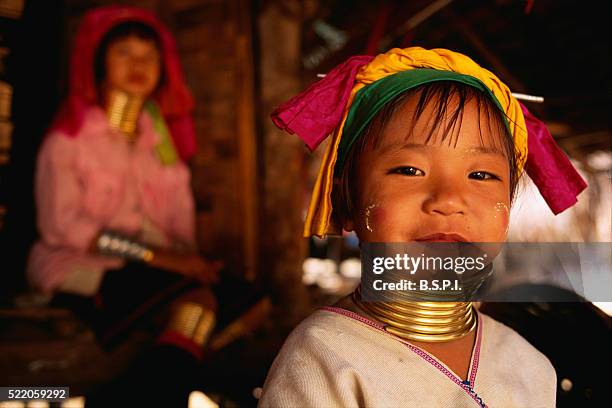 longneck girl with neck ring - メーホンソン州 ストックフォトと画像