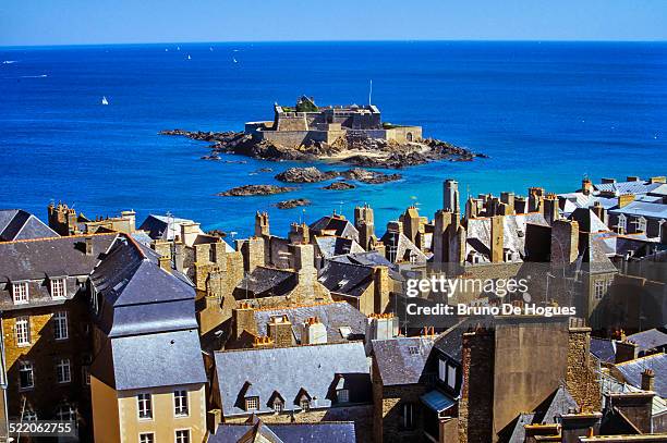 'fort national' in saint-malo, france - st malo stock pictures, royalty-free photos & images