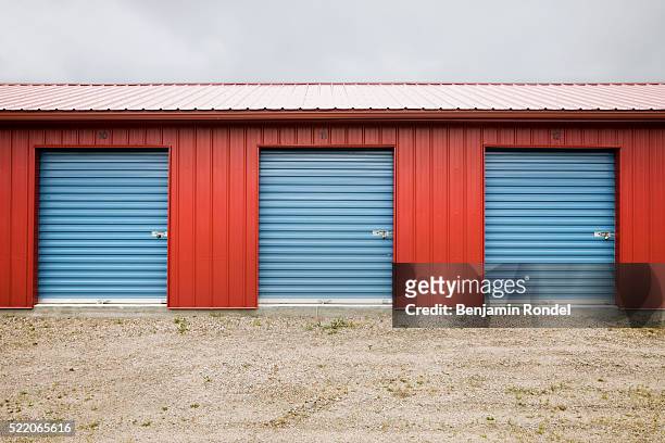 doors of storage units - self storage fotografías e imágenes de stock