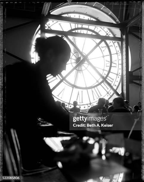 cafe in musee d'orsay - musee dorsay 個照片及圖片檔