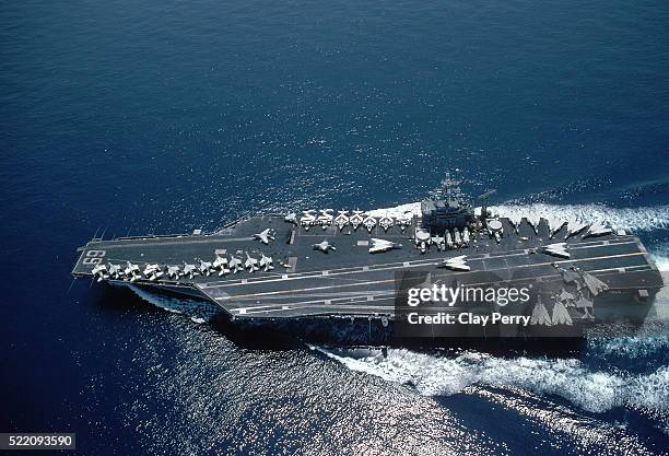 jet fighters on aircraft carrier - aircraft carrier stock pictures, royalty-free photos & images