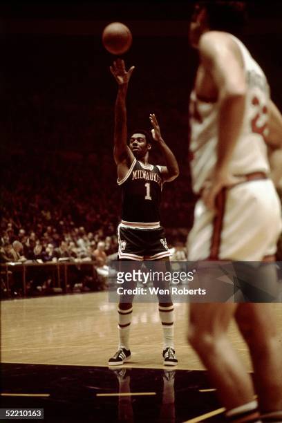 Oscar Robertson of the Milwaukee Bucks shoots a freethrow against the New York Knicks during an NBA game on January 18,1972 at Madison Square Garden...