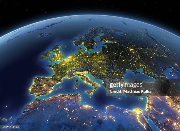 earth at night europe - planeta tierra fotografías e imágenes de stock