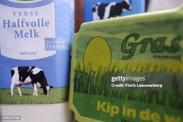 dairy and eggs packaging - milk carton stock pictures, royalty-free photos & images