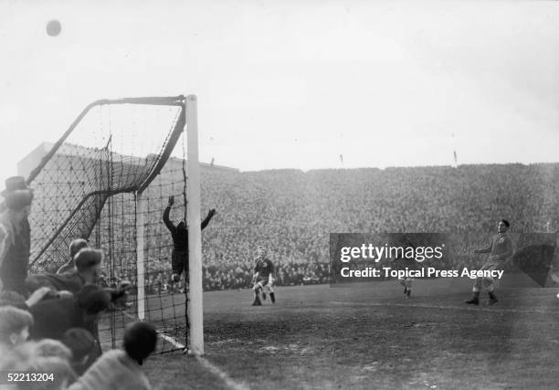 Russian goalkeeper Alexei 'Tiger' Khomich makes a spectacular save during Chelsea vs Moscow Dynamo at Stamford Bridge, 13th November 1945. Dynamo,...