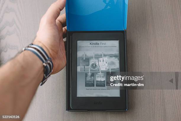 kindle paperwhite 7th generation - amazon boxes stock pictures, royalty-free photos & images